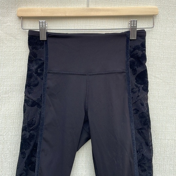 Lululemon Wunder Under Crop High-Rise Flocked 21" Black/Scatter Floral Size 2 - Picture 6 of 13